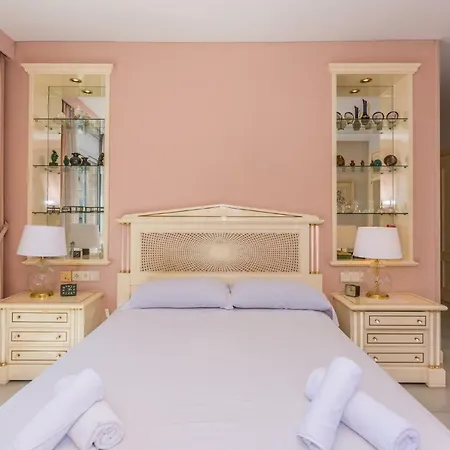 Homeholidaysrentals Essence Semesterbostad