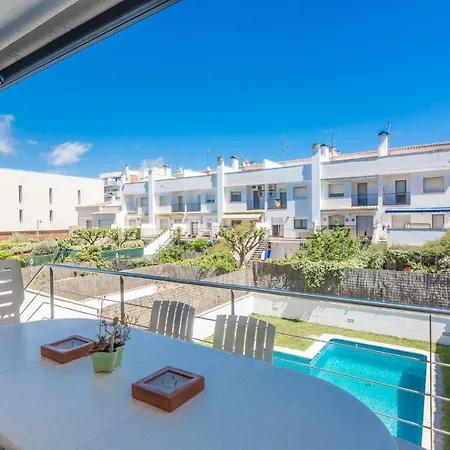 Homeholidaysrentals Essence Semesterbostad Pineda de Mar