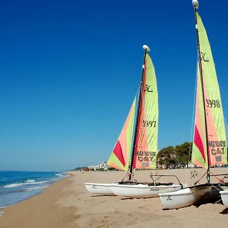 Homeholidaysrentals Essence Pineda de Mar