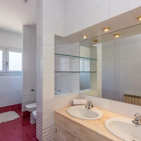 Homeholidaysrentals Essence Pineda de Mar