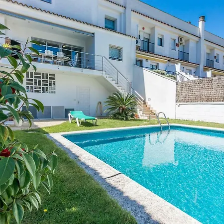 Homeholidaysrentals Essence Pineda de Mar
