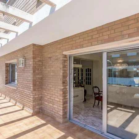 Homeholidaysrentals Essence