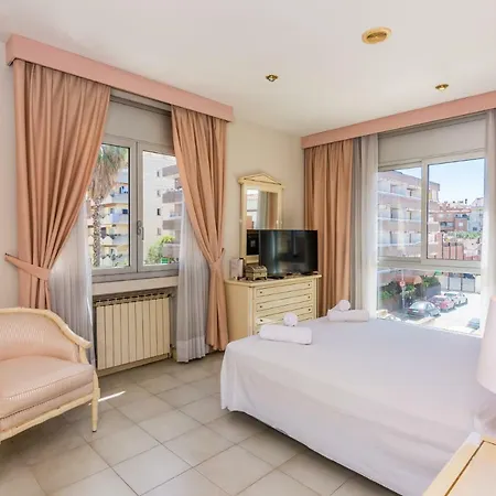Homeholidaysrentals Essence *